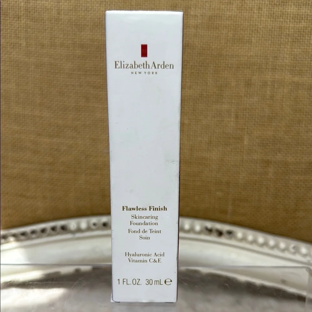 Elizabeth Arden Foundation Flawless Finish Shade 100C